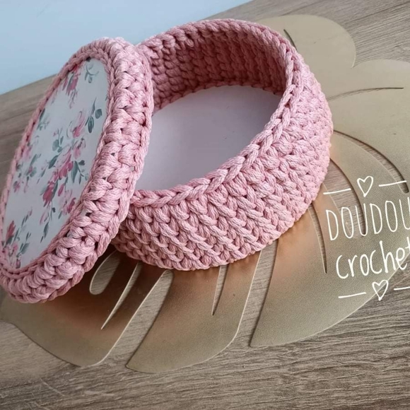 Handmade floral basket - Picture 2 of 2